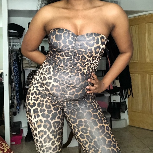 Ruched Leopard Print Jumpsuit - Picture 5 of 7